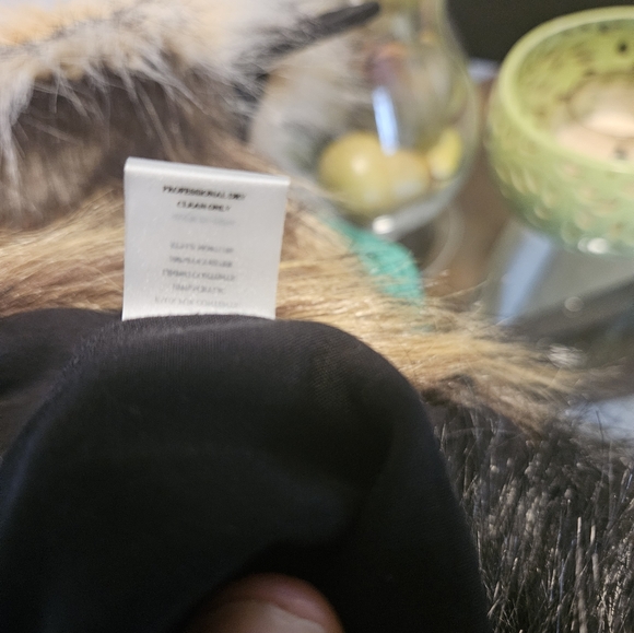 ✨️Vest w/ snaps by Dolce Cabo faux fur bo ho, sz LG, soft, excellent condition!! - Picture 5 of 8